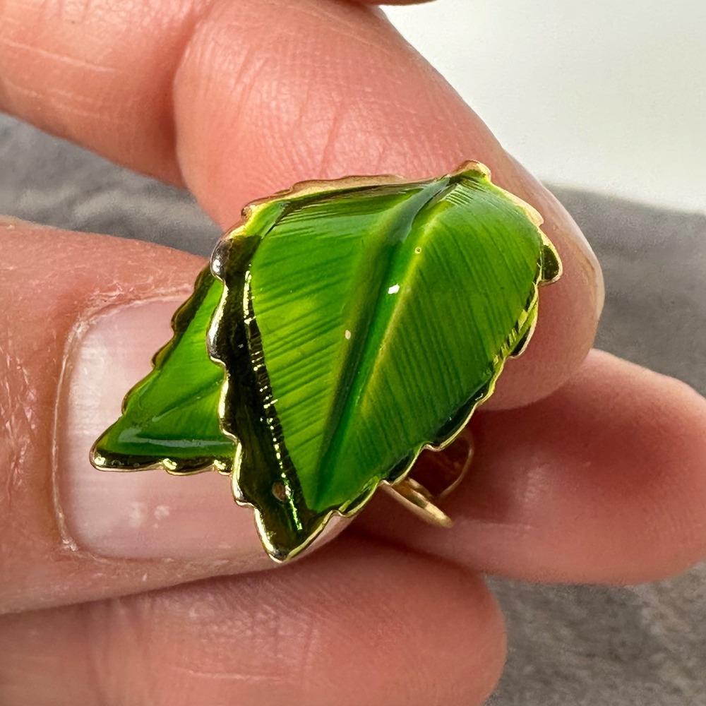 Vintage Giovanni Green Enamel Double Leaf Gold Tone Clip On Earrings Signed - Picture 11 of 15